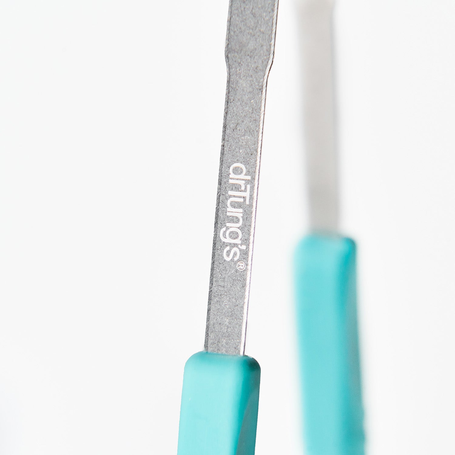 tongue cleaner close-up