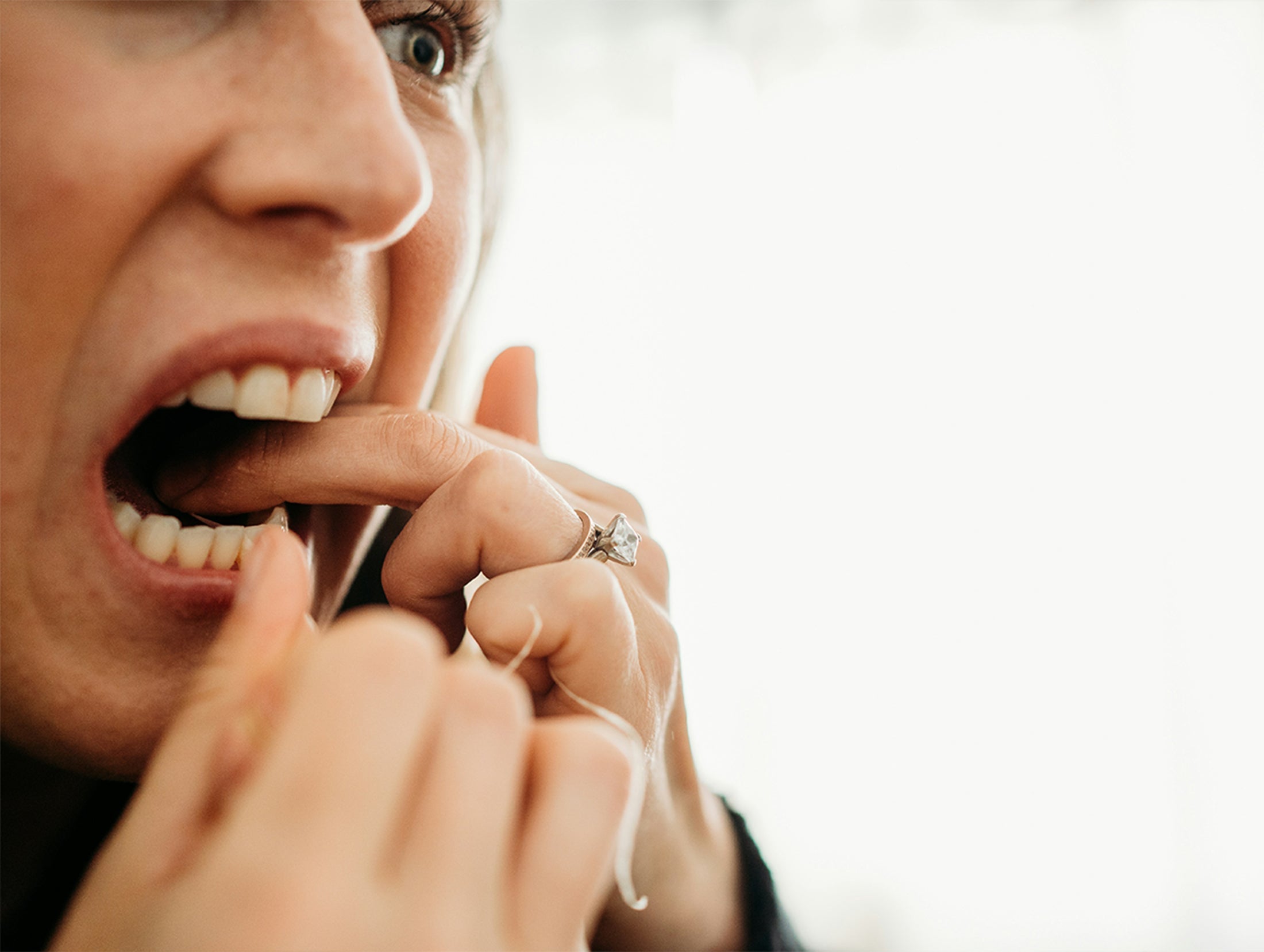 How To Floss Properly — Common Flossing Mistakes