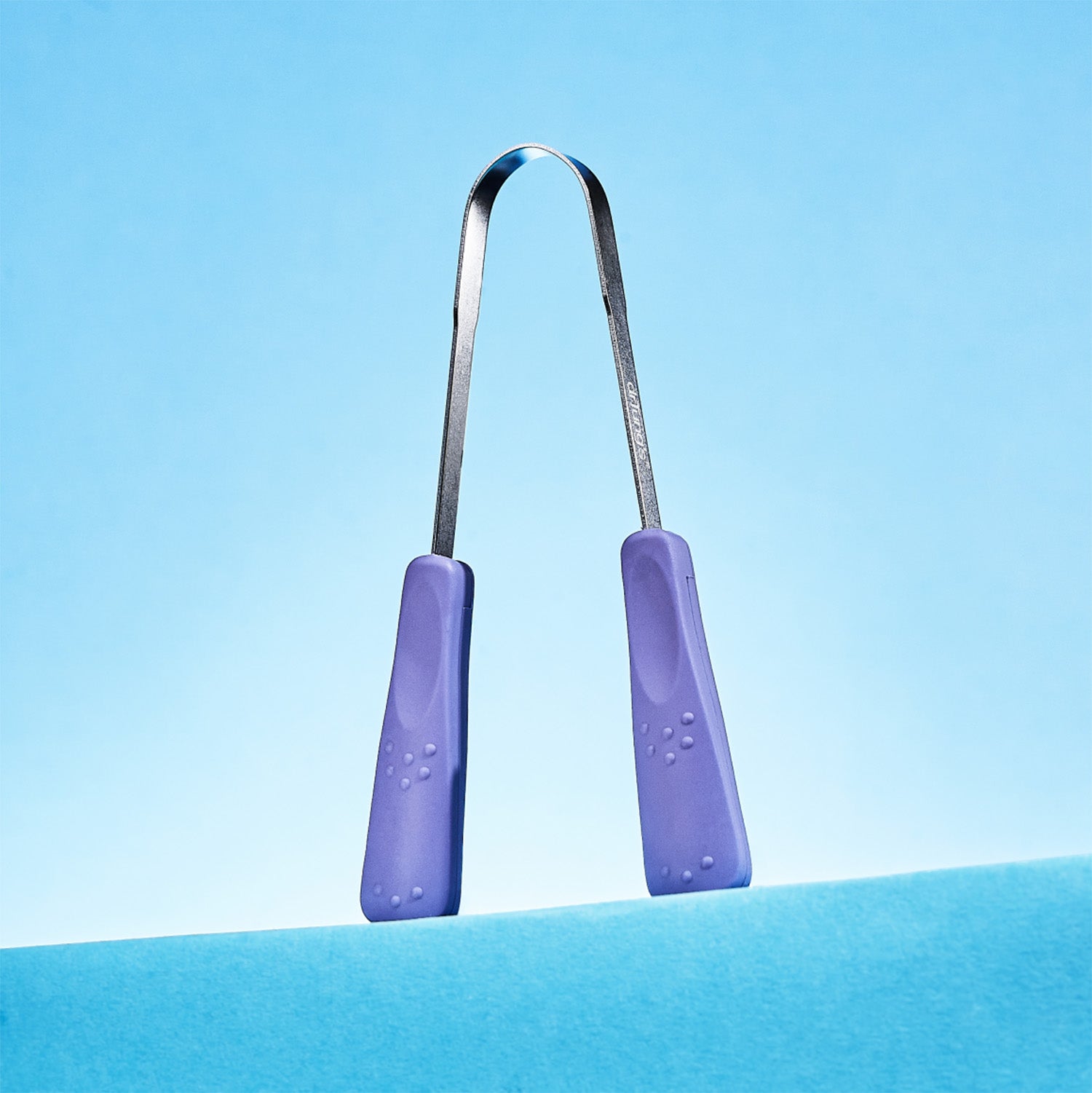 Tongue cleaner hero